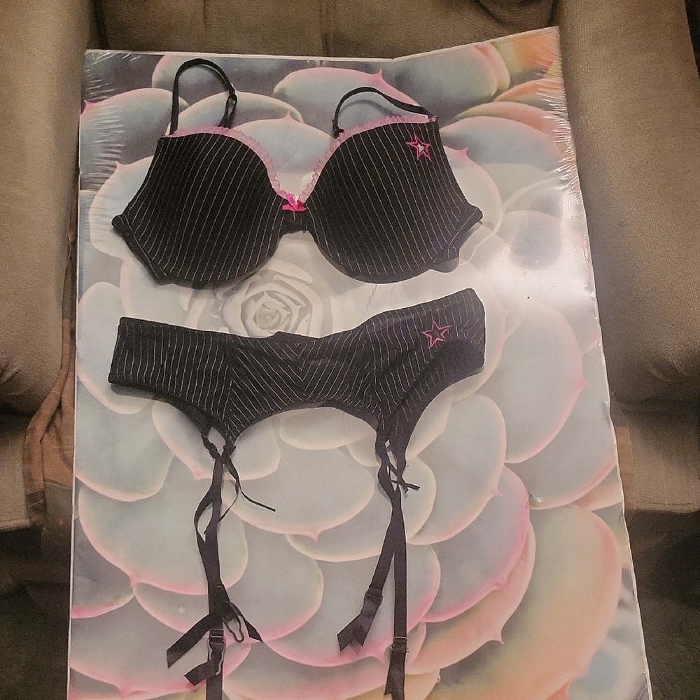 Lingerie Set, Bra And Garter Belt